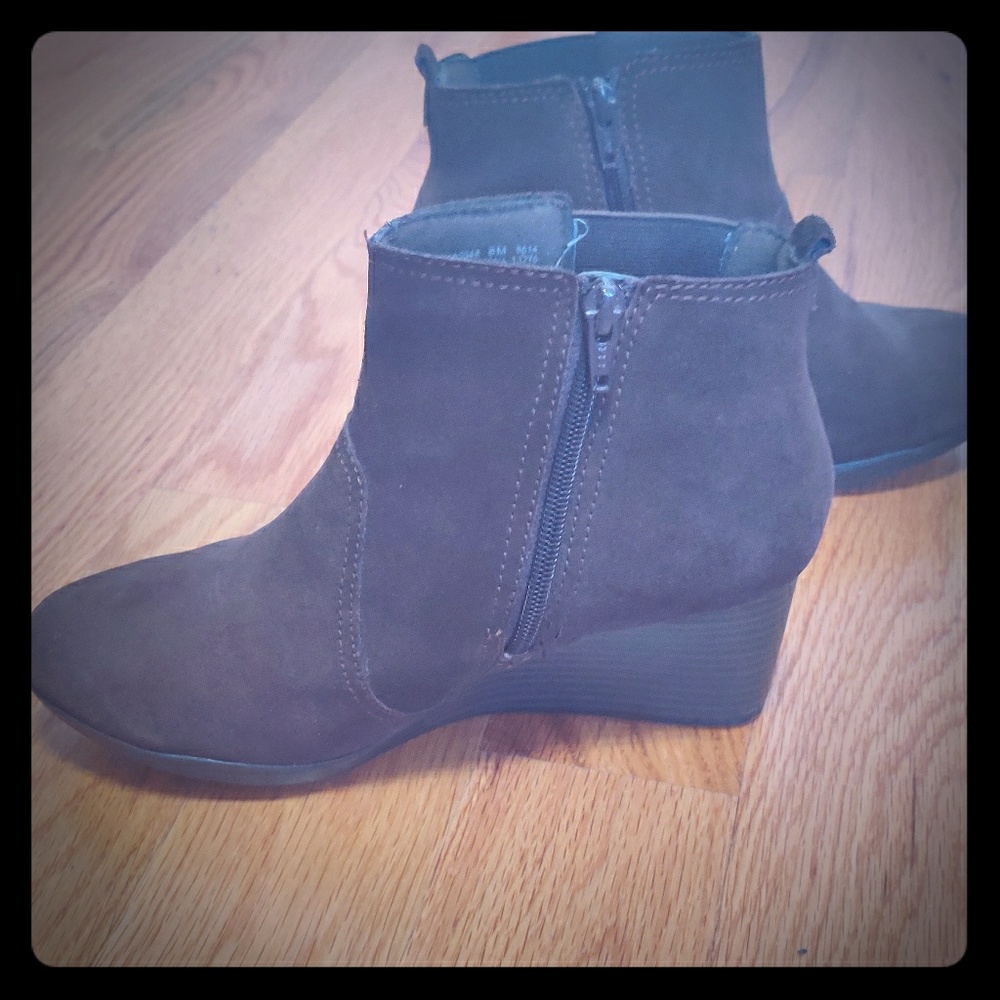 Brown suede Clark's boots